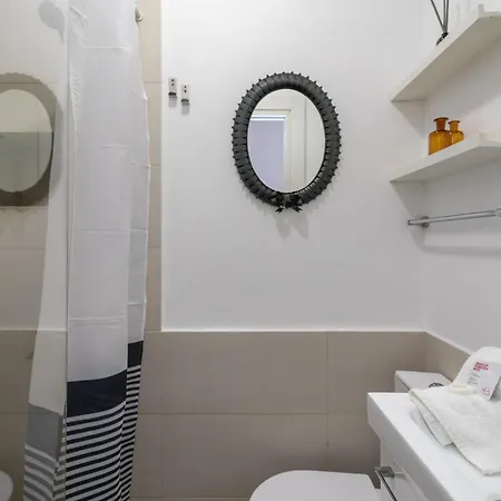 Beguest Secret Courtyard Apartment Lisbon